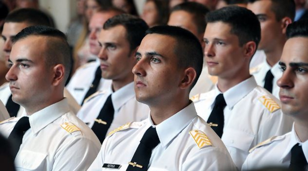 Átvették oklevelüket a honvéd tisztjelöltek