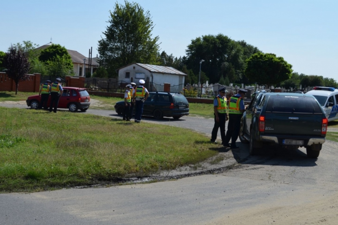 Demonstratív közlekedésrendészeti ellenőrzés Nyírbátor környékén