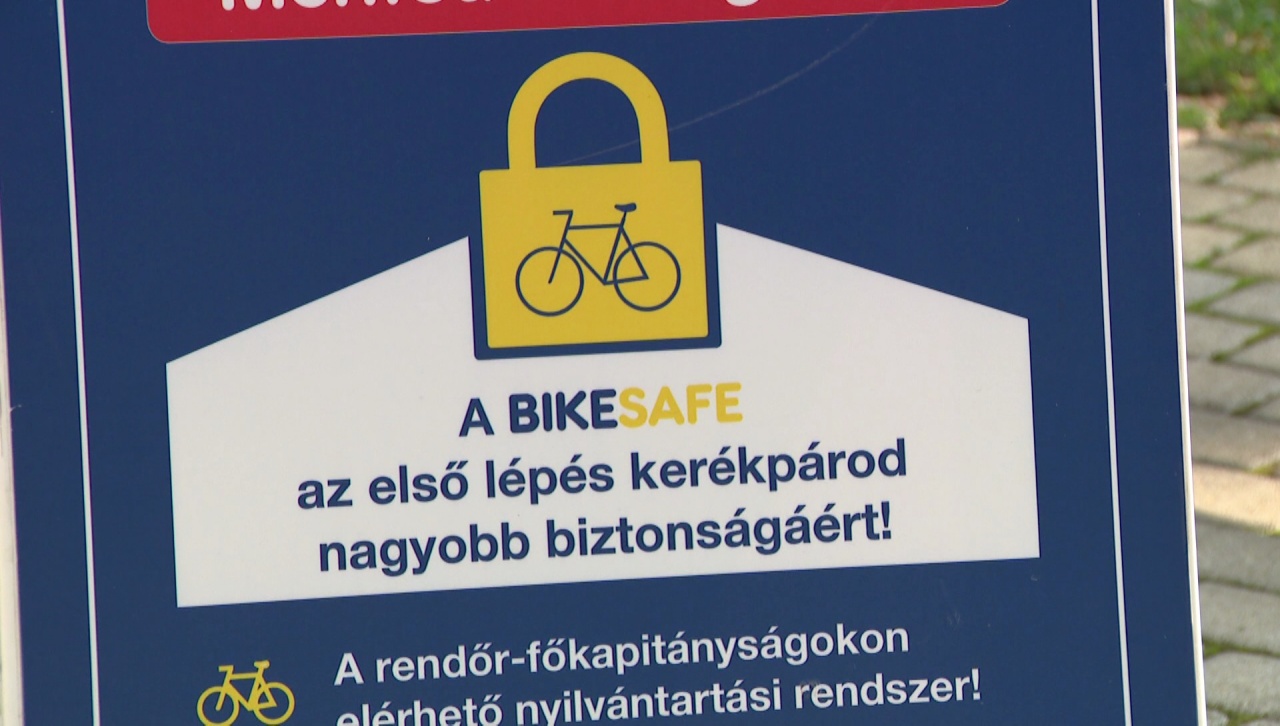 Bűnmegelőzési programmal várták a lakosságot a Szabadság téri parkban