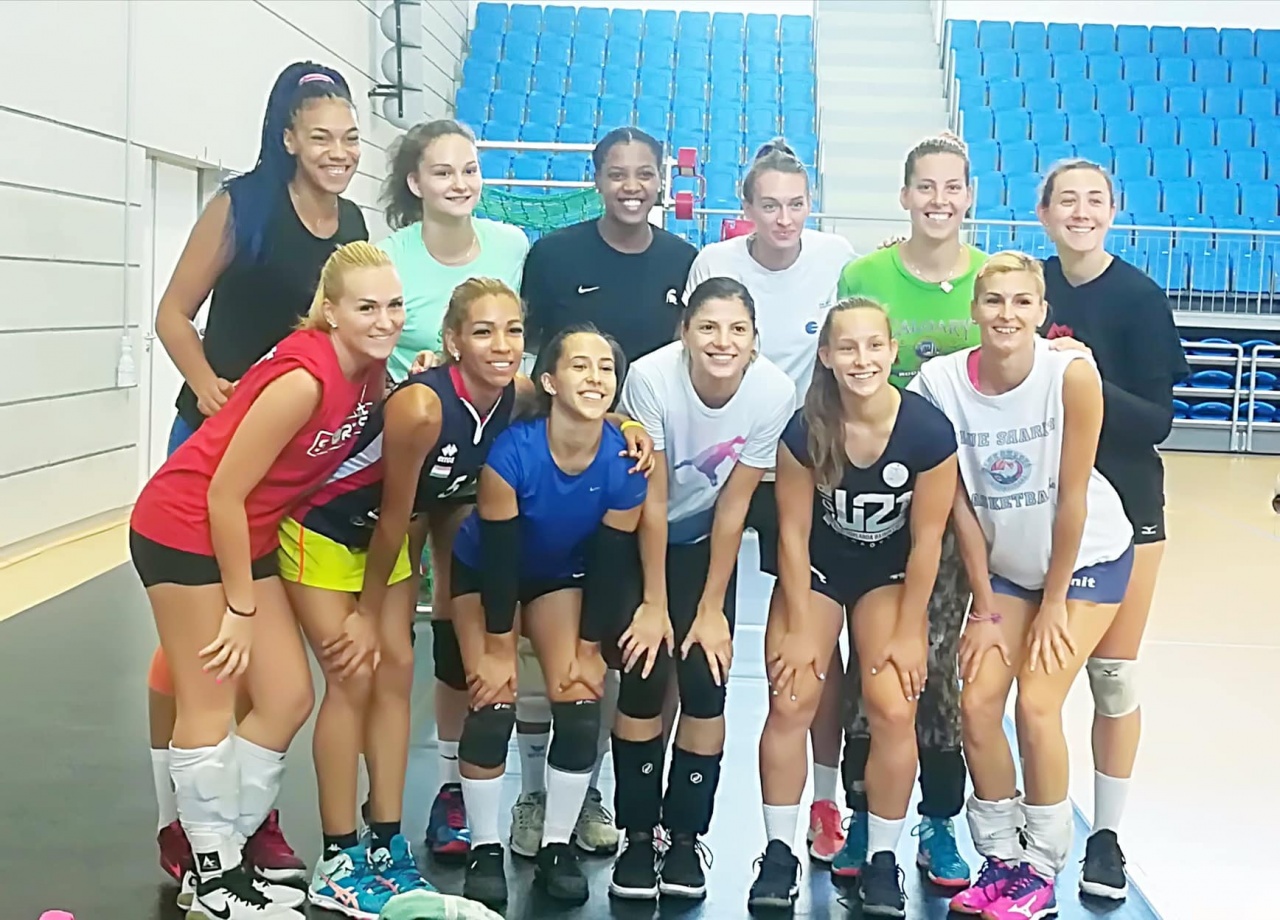 Megnézné hogy edzenek a röpis lányok? A jövő héten megteheti! 