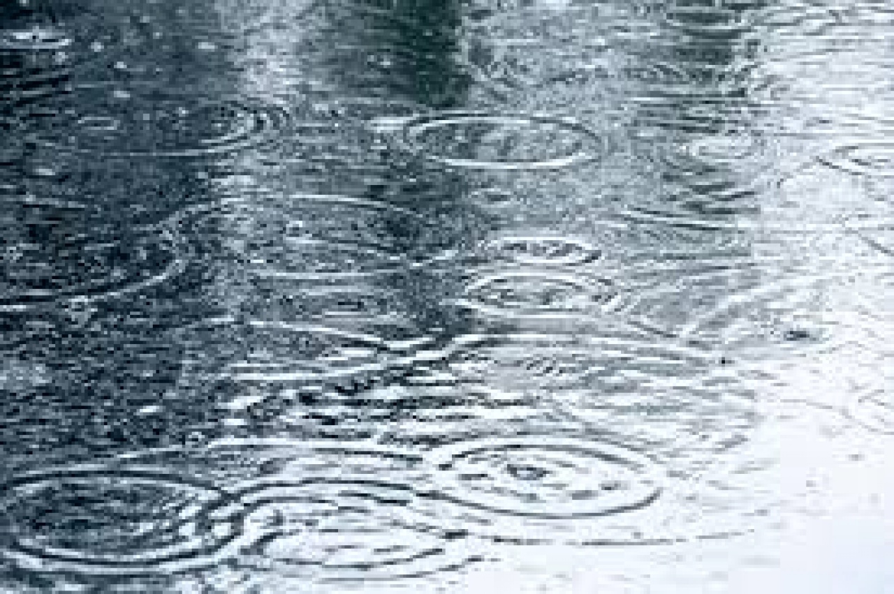 Vasárnapra is másodfokú figyelmeztetéseket adtak ki intenzív esőzések miatt