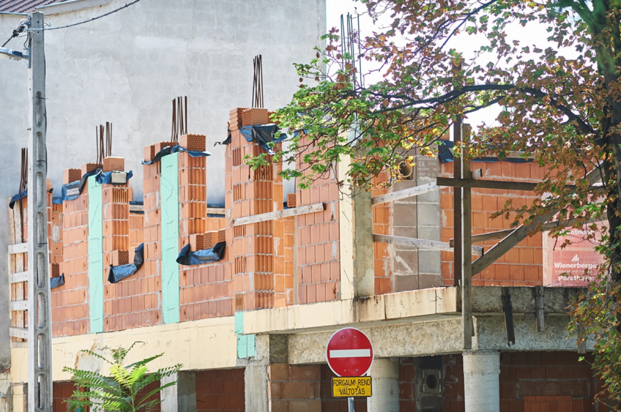 Rekord számú új lakást adnak el idén Nyíregyházán – Van, hogy alku nélkül is