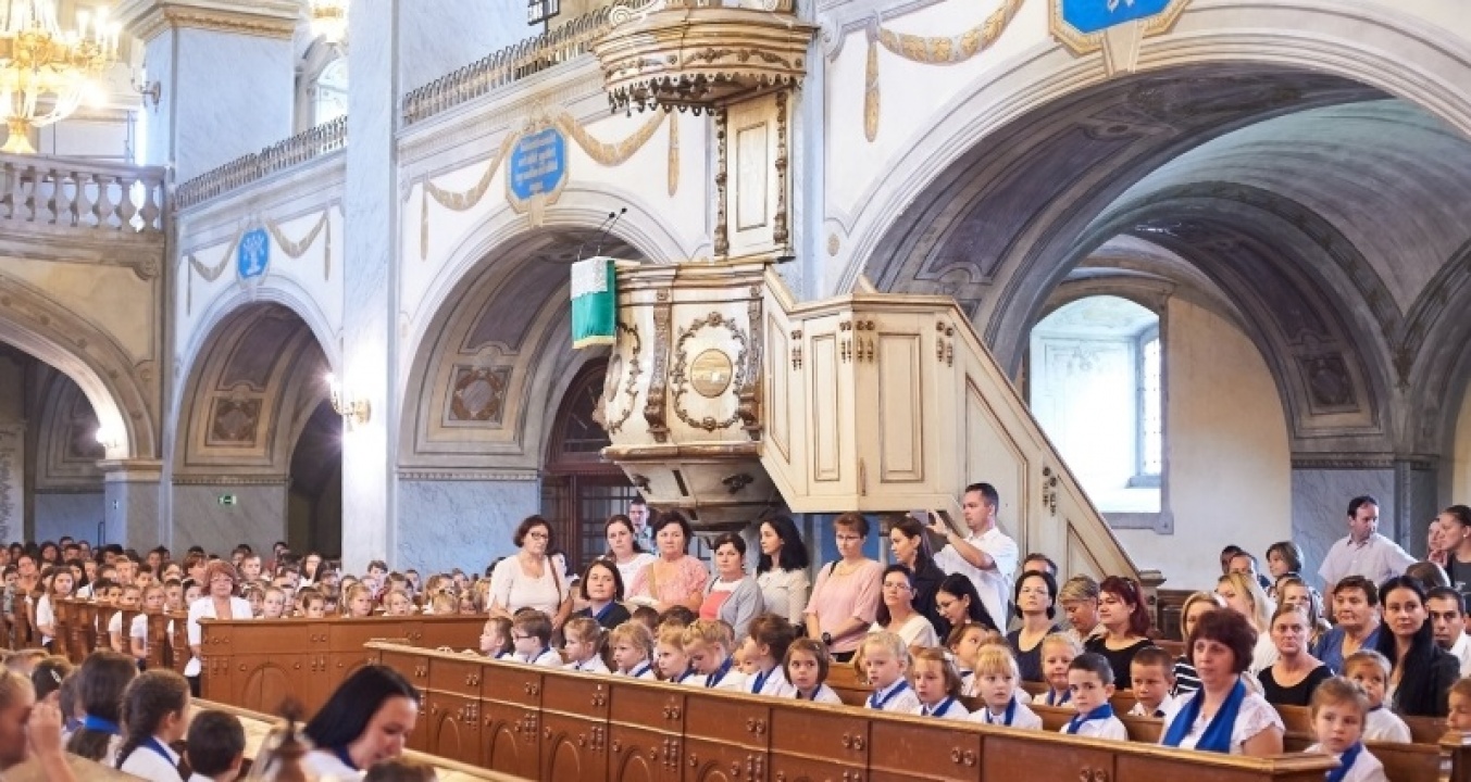 Becsengettek a Túróczy Zoltán Evangélikus Óvoda és Általános Iskolába is!