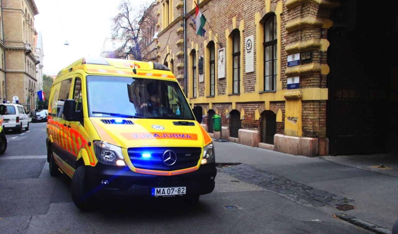 Súlyosan megsérült – A roncsok közül mentették ki a kamionnal karambolozó jármű sofőrjét