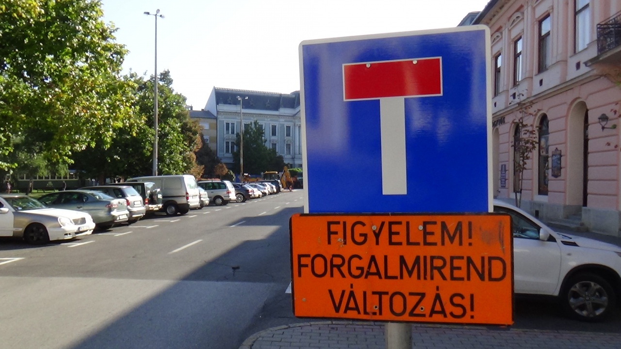 Fokozott figyelemmel közlekedjenek a Hősök terén – Három napig forgalomkorlátozás várható!