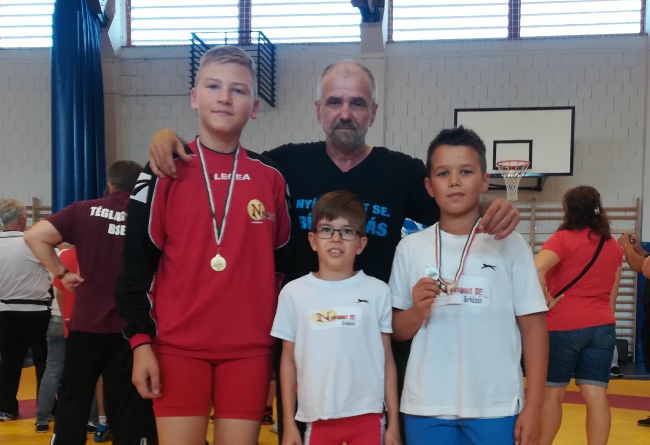 Diákolimpiai versenyek - elkezdődtek a birkózó küzdelmek