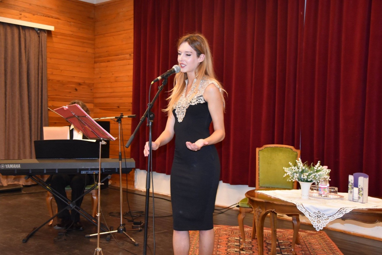 Párizs ege alatt – Sanzonokat és filmzenei örökzöldeket adtak elő a Városmajori Művházban