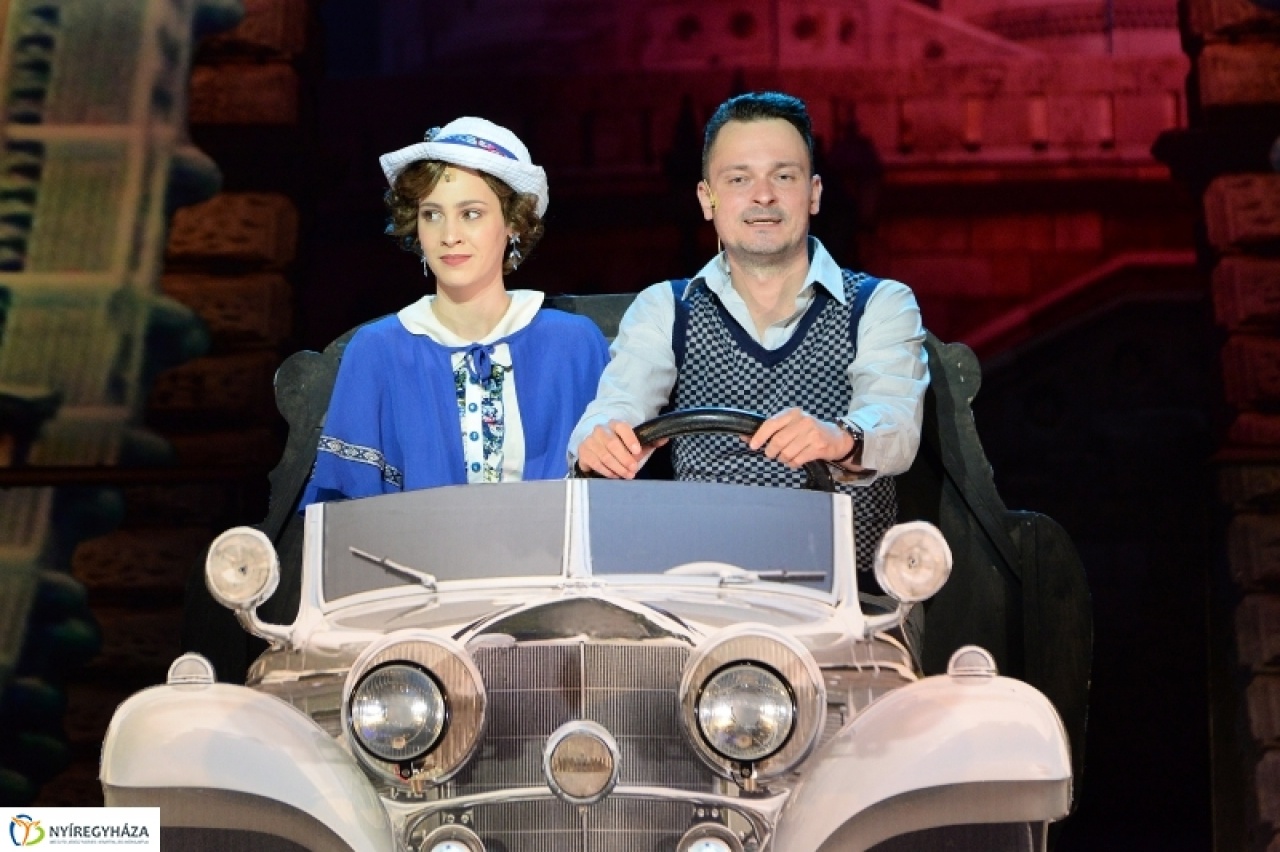 Meseautó - bemutató a Móricz Zsigmond Színházban