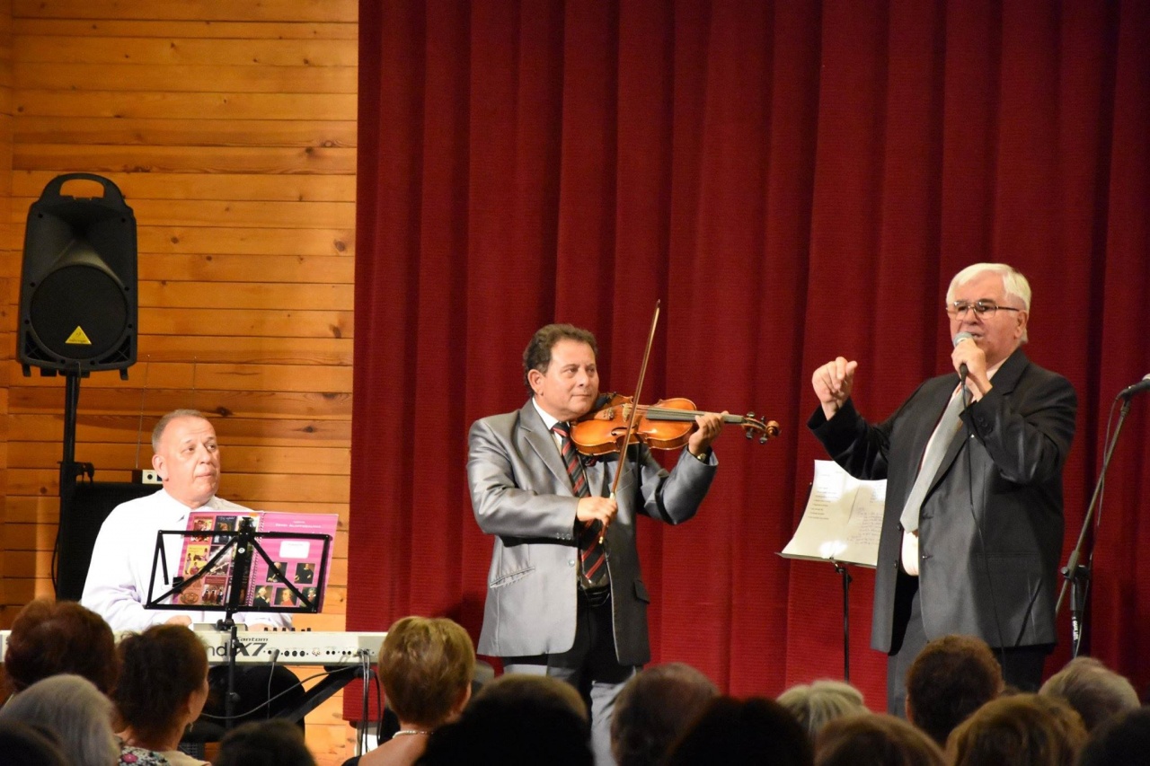 A magyar nóta örök – Telt ház fogadta az előadókat a Városmajori Művelődési Házban 