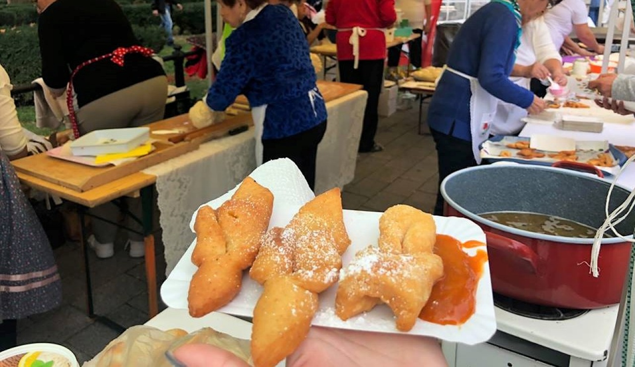 Csörögefánk, ahogy a nagyi készítette – A Tirpák Fesztiválról ez sem hiányozhatott!