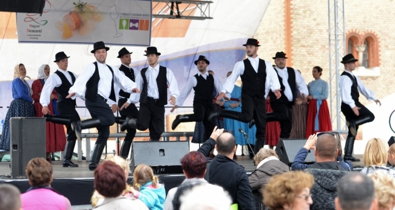 A Szabolcs Néptáncegyüttes megkoronázta a Tirpák Fesztivált!