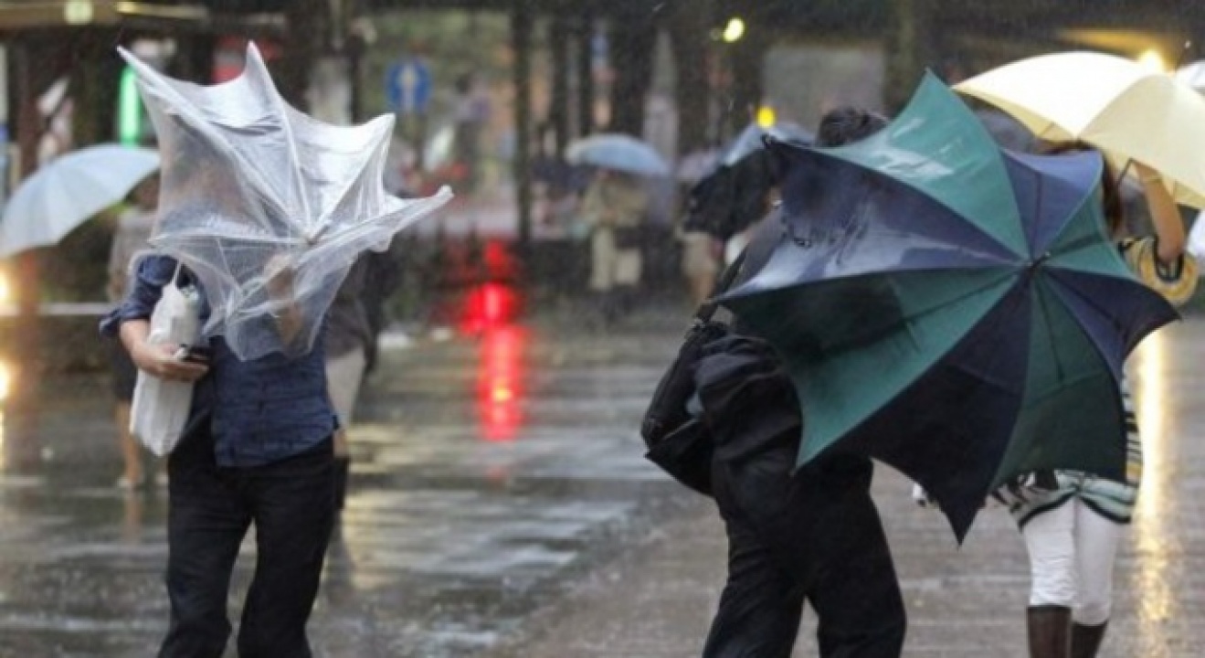 Erős széllel és lehűléssel érkezett meg a hidegfront