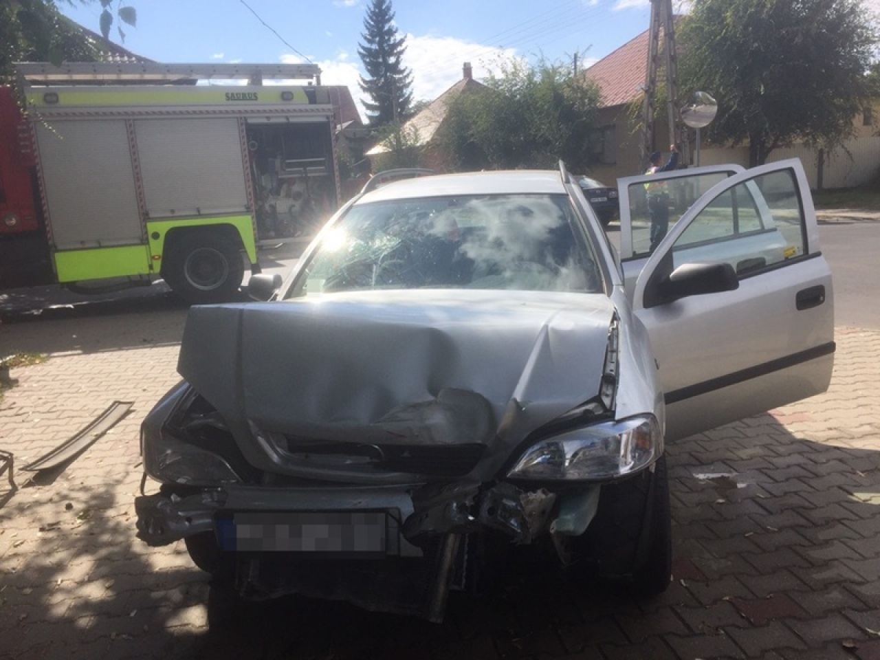 Durva baleset! – Négy sérültje van a Nagykállóban történt karambolnak