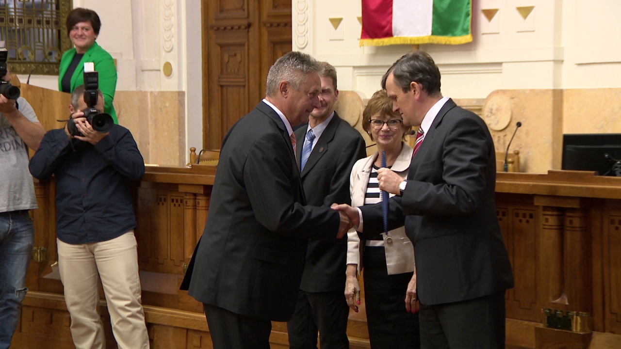 Elismerések testnevelőknek - válogatott, és élvonalbeli játékosokat neveltek