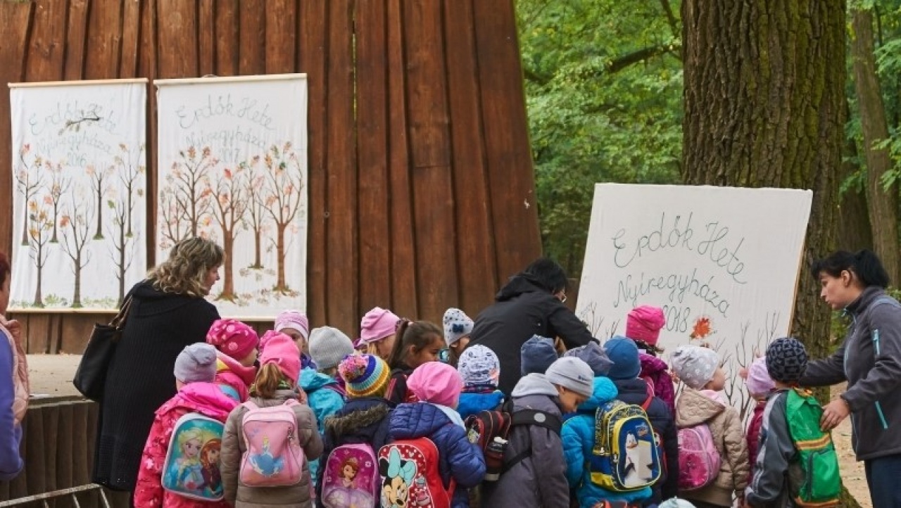 Erdők Hete – Látványos, több állomásos sétát szerveznek a gyermekeknek a Sóstói-erdőben
