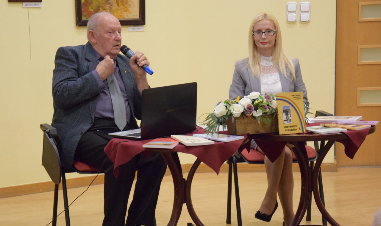 Szentmihályi szivárvány – Saját életét is felidézte a szerző nyíregyházi kötetbemutatóján
