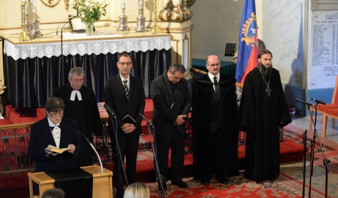 Nemzeti gyásznap – Az aradi vértanúkra emlékeztek szerte a városban