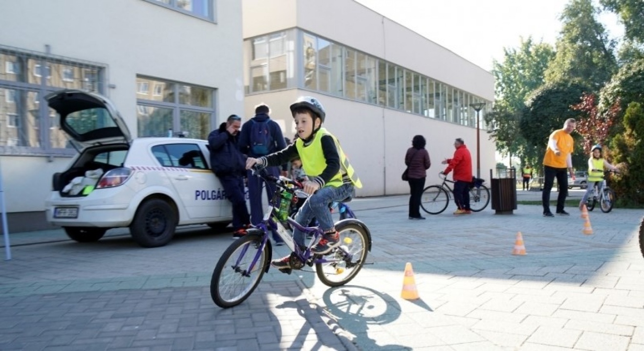 Örökösföldön a polgárőrség is beszállt a programokba! – Tekerés és közlekedésbiztonság