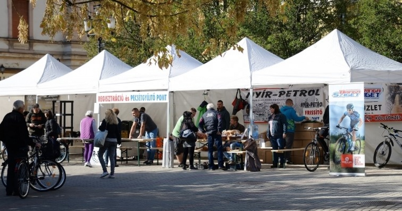 Egész napos egészségügyi mérések, tombola és sportági bemutatók a belvárosban