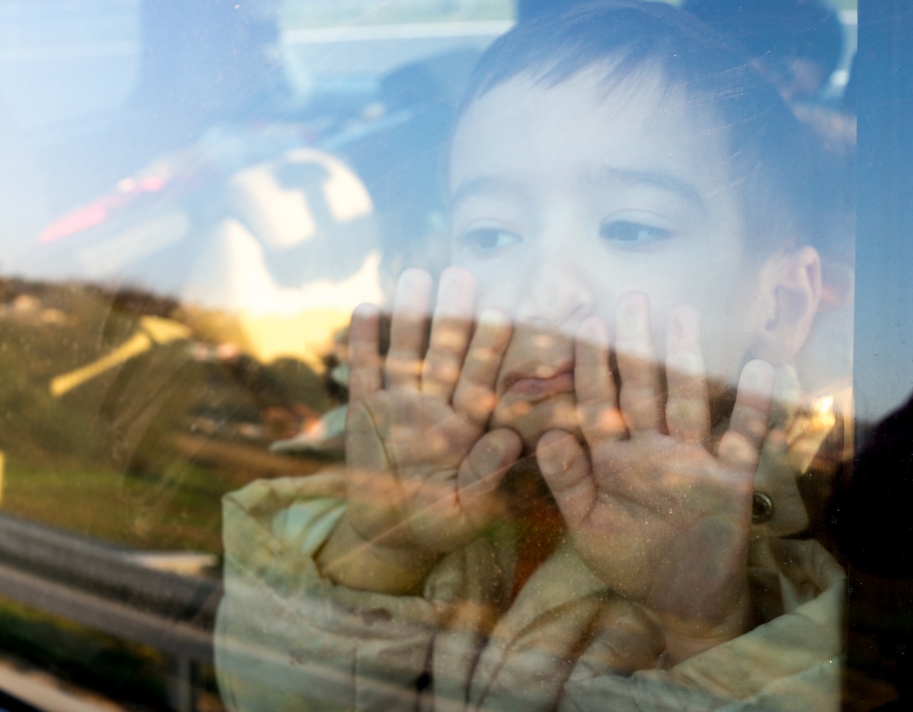 Balta és drótkötél segítségével mentettek ki egy gépkocsiban rekedt gyermeket a Homoksoron