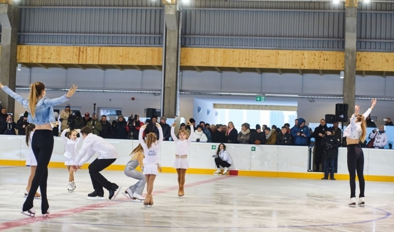 Szuper hír! – Várhatóan november elején nyit újra a Városi Jégpálya