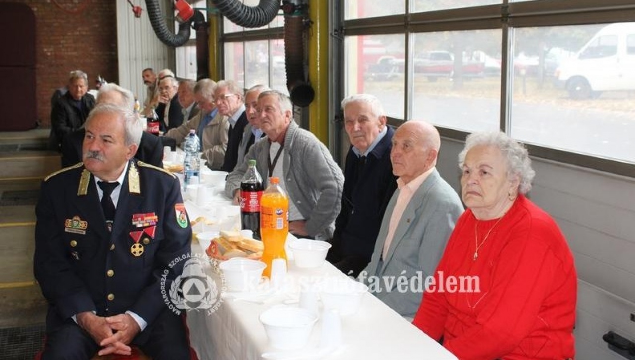 Nyugdíjas találkozó a megyei igazgatóságon – A hagyományápolás a cél