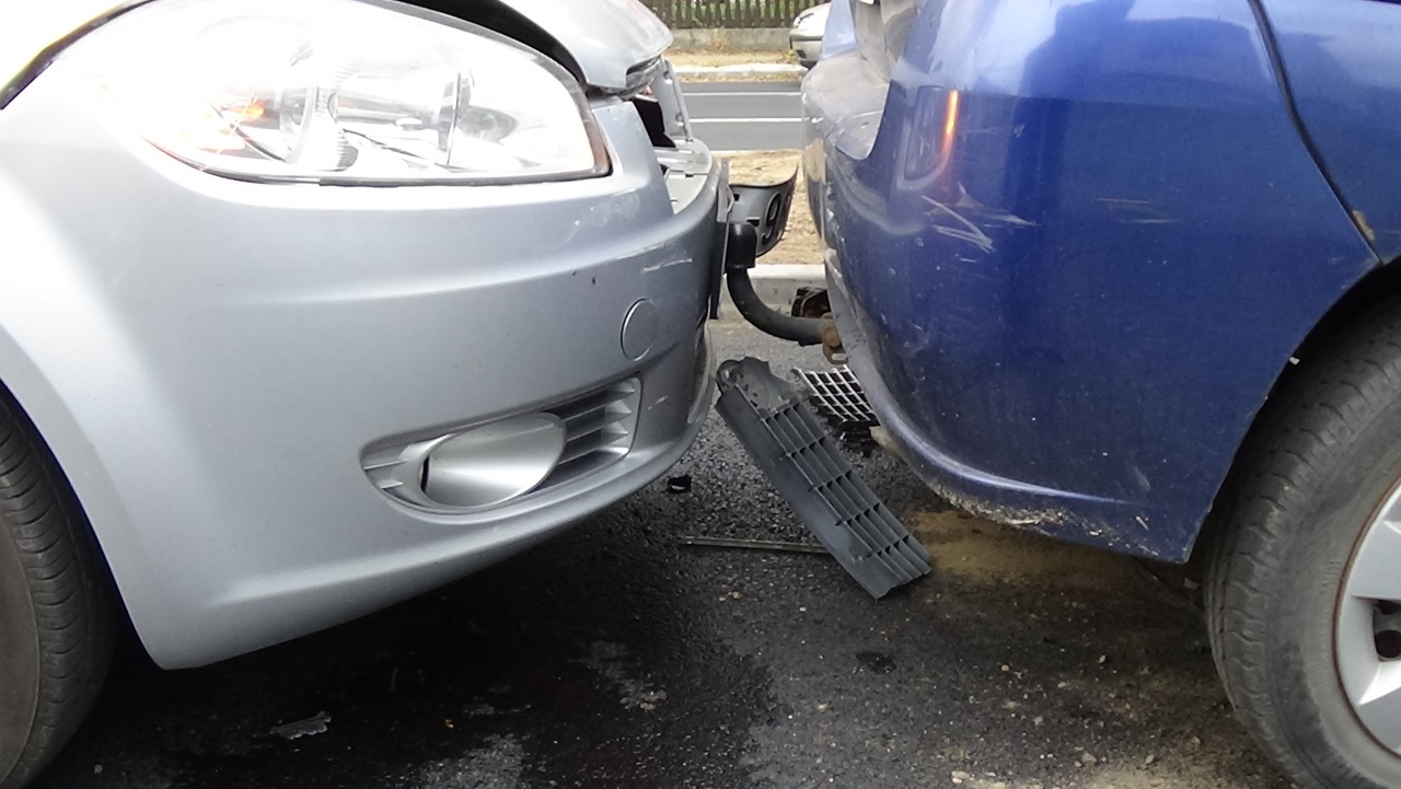 Ráfutásos baleset történt csütörtök délután a Mező utcán