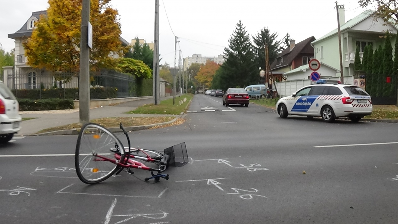 Kórházban a Sóstói úton elgázolt kerékpáros