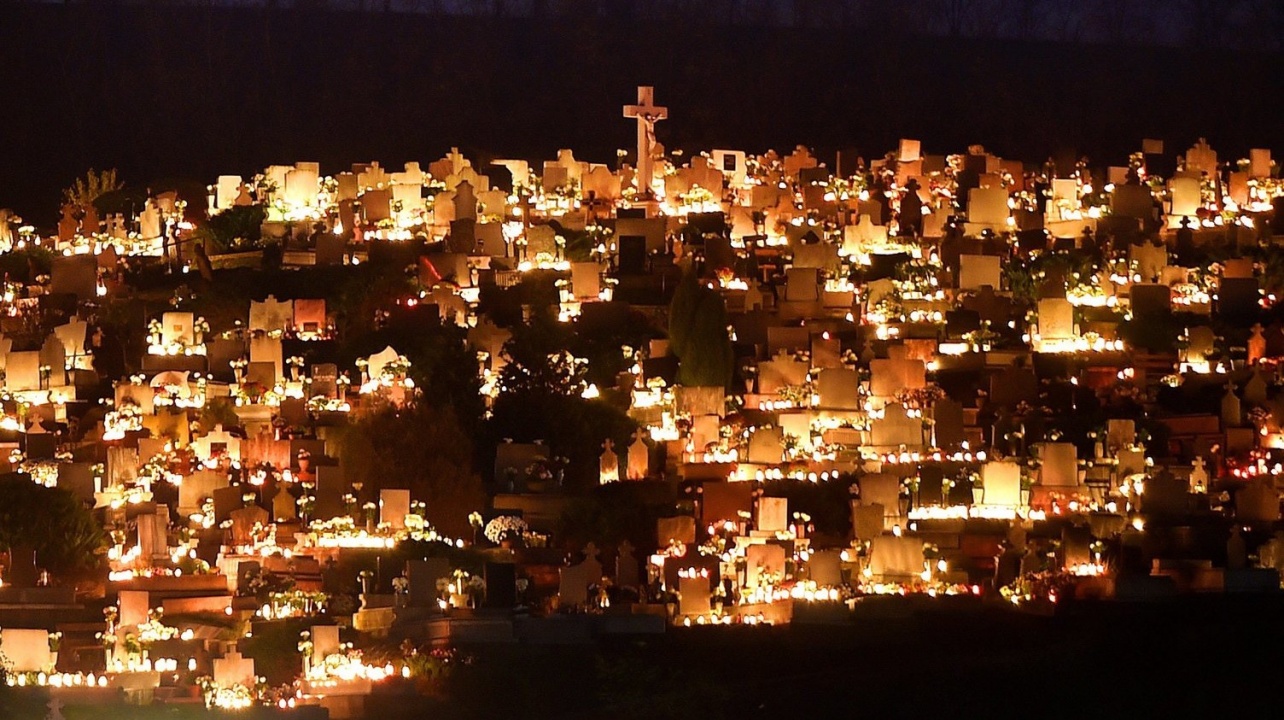 Óvatosságra intenek a mécsesek és gyertyák miatt