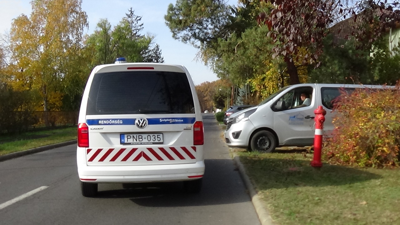 Már csak a csattanást hallotta – Nem látta az okozót, értesítette a rendőrséget