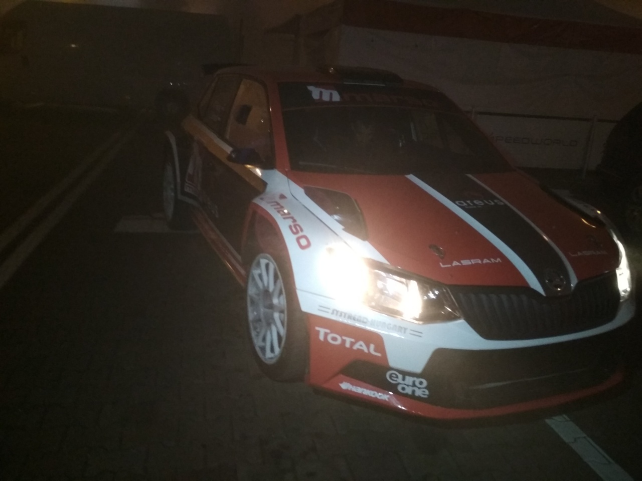 Az első fecskék - megérkeztek az első rally versenyzők Nyíregyházára