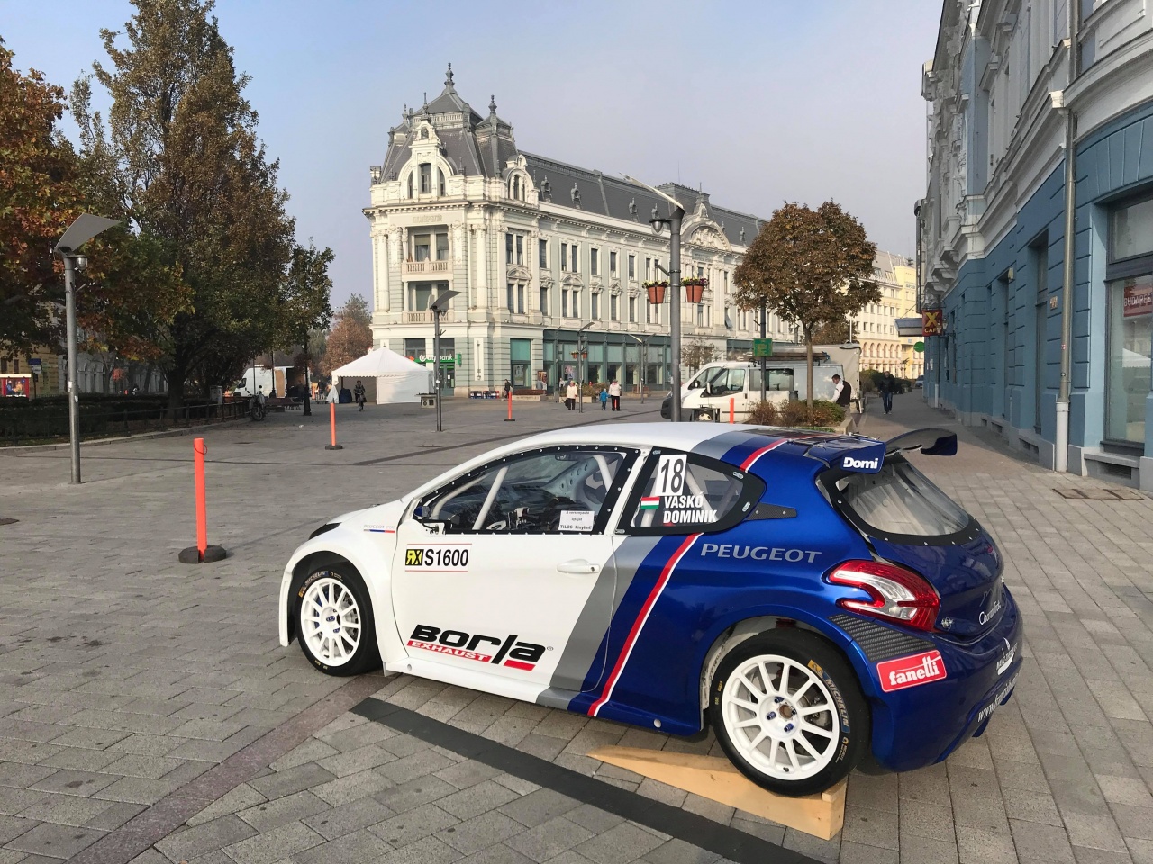 Elkezdődtek az előkészületek a belvárosban – Órák kérdése és rajtol a Nyíregyháza Rally