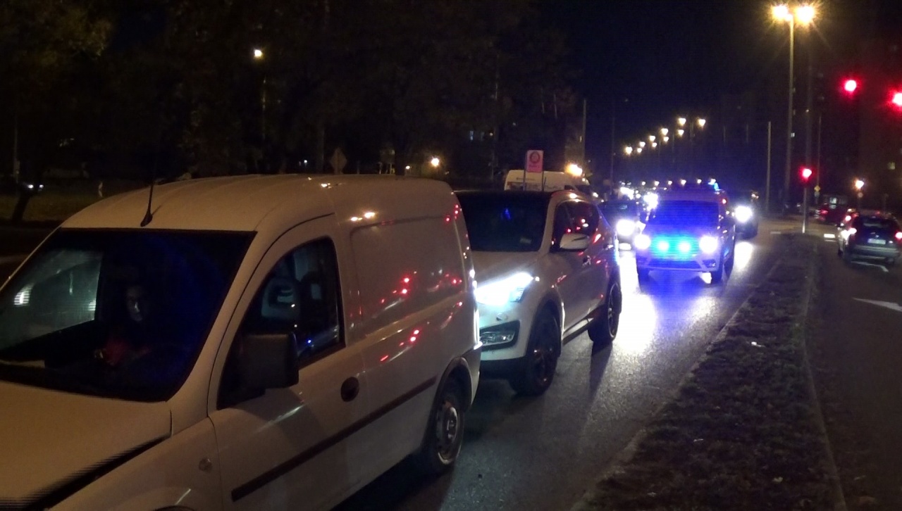 Baleset történt csütörtök este a Pazonyi téren