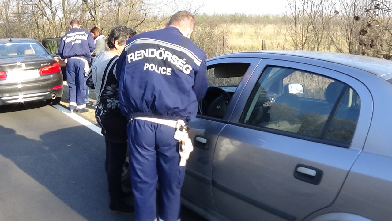 Előzés közben történt a baleset – Komoly anyagi károkkal járt az ütközés