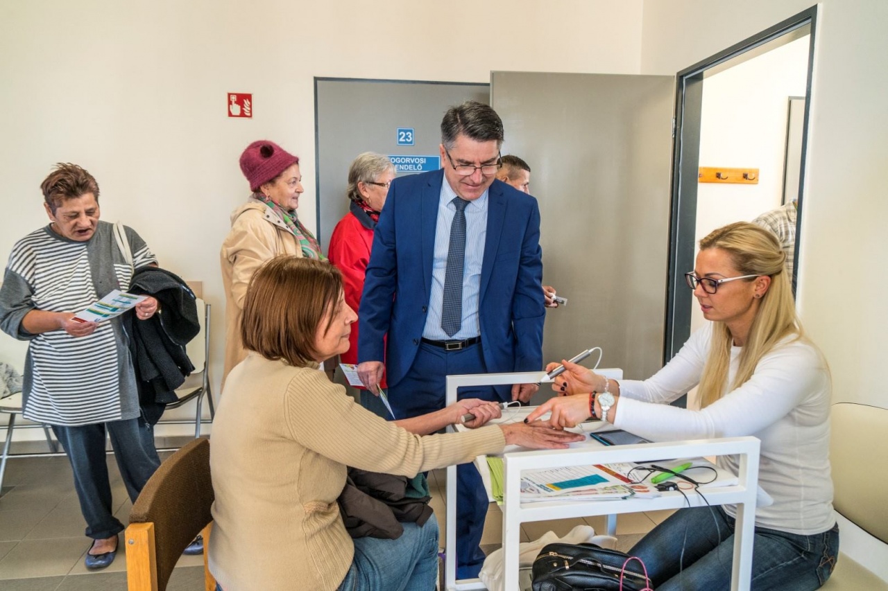 Ismét ingyenes szűrővizsgálatot szerveztek a nyugdíjasoknak Nyíregyházán