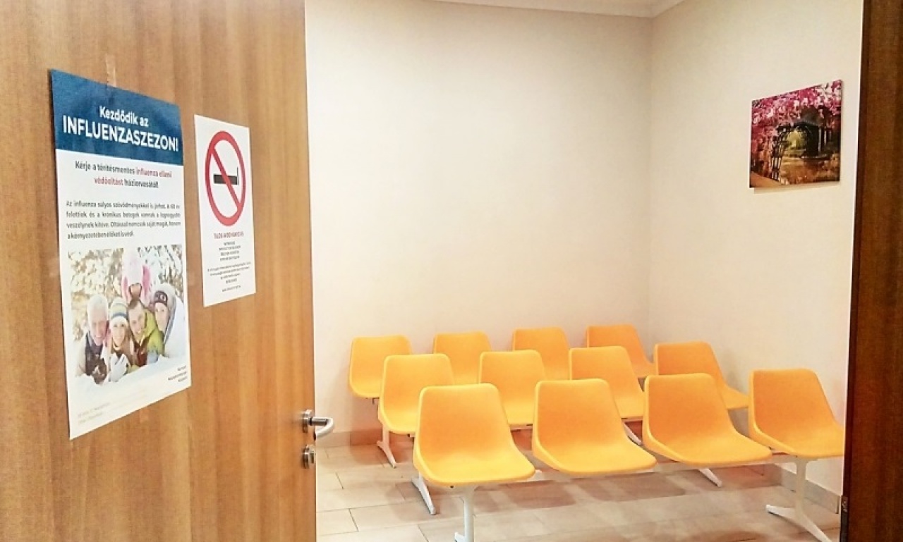 Megújult a Simai úti háziorvosi rendelő – Modern, fűtött váróba érkezhetnek a betegek
