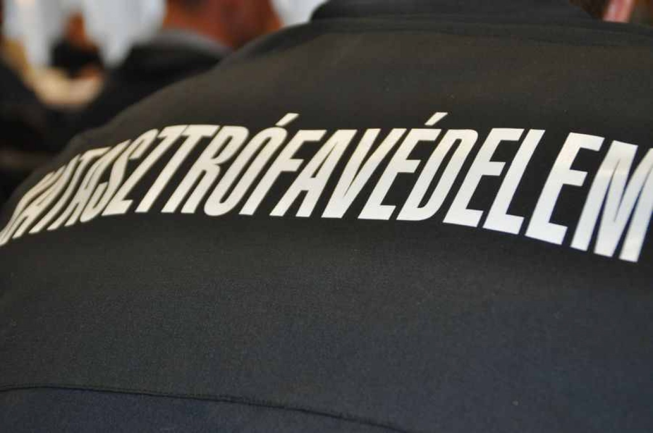 Árokba csúszott egy kisteherautó Kótajnál kedd este a 3823-as úton