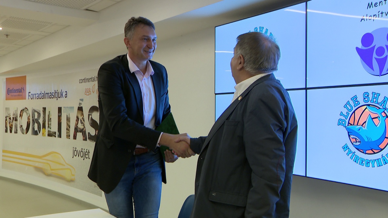 Együttműködési megállapodás - hátrányos helyzetű gyerekeknek segíthetnek a kosarasok