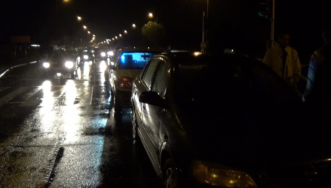 Hármas karambol történt az Orosi úton, jelentős az anyagi kár