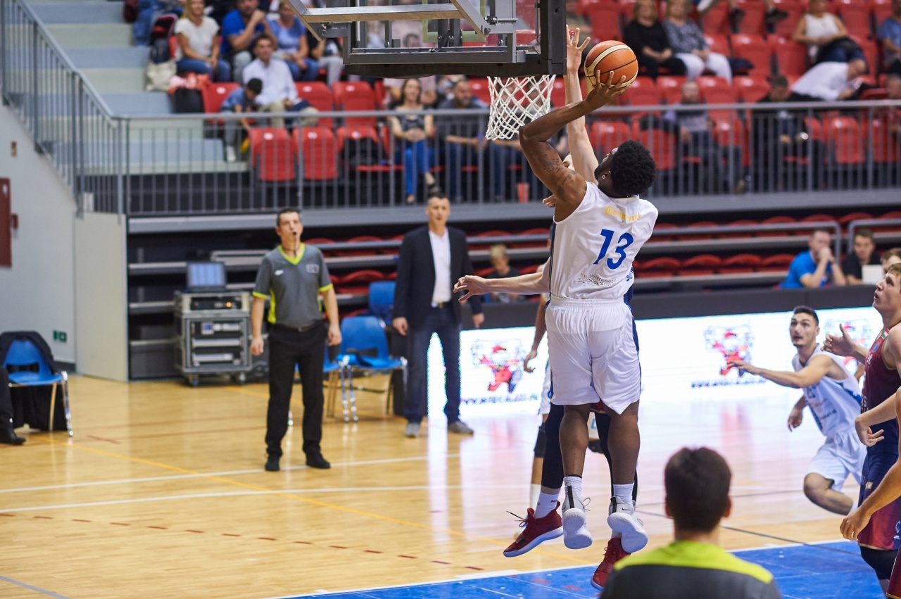 Visszajöttek a meccsbe, de fordítani nem tudtak a Cápák a fővárosban