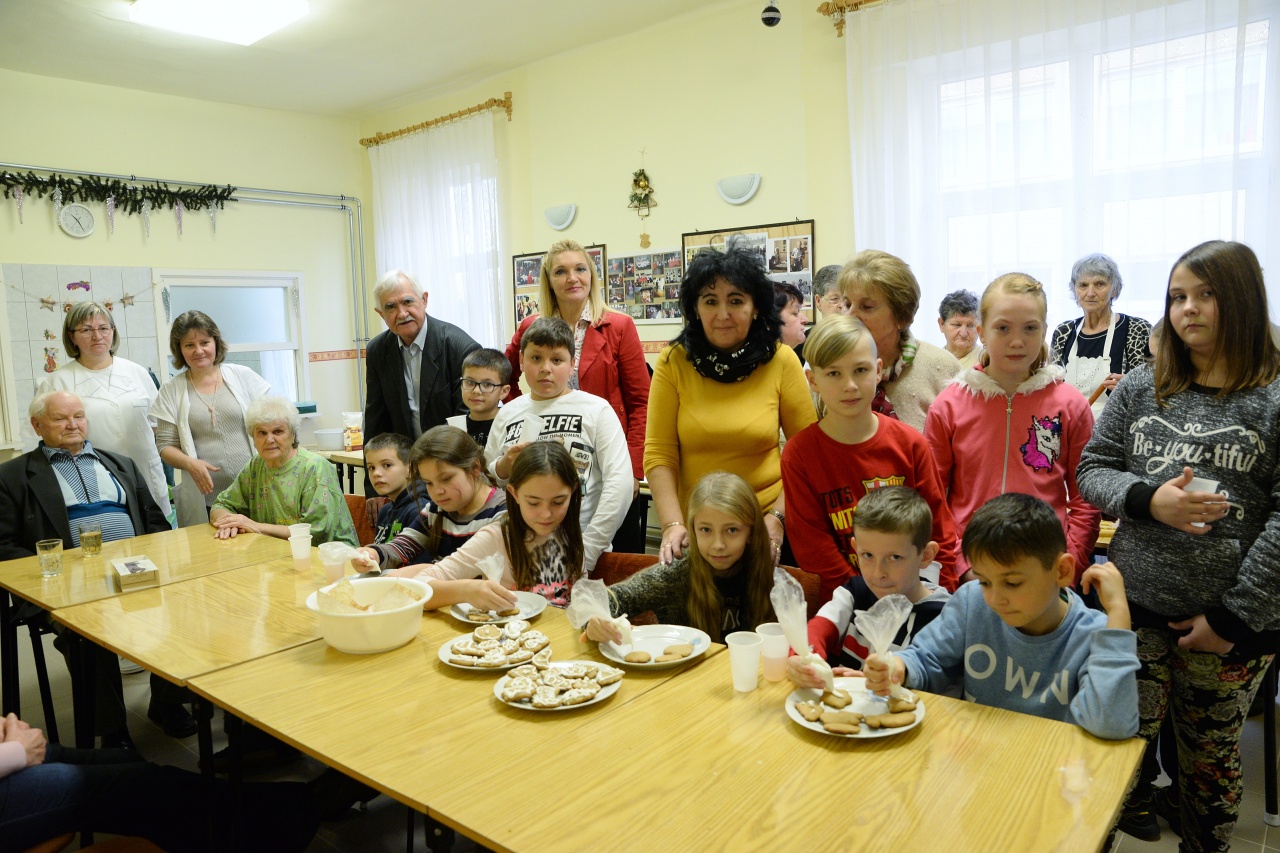Generációs mézeskalács-sütés a nagyikkal