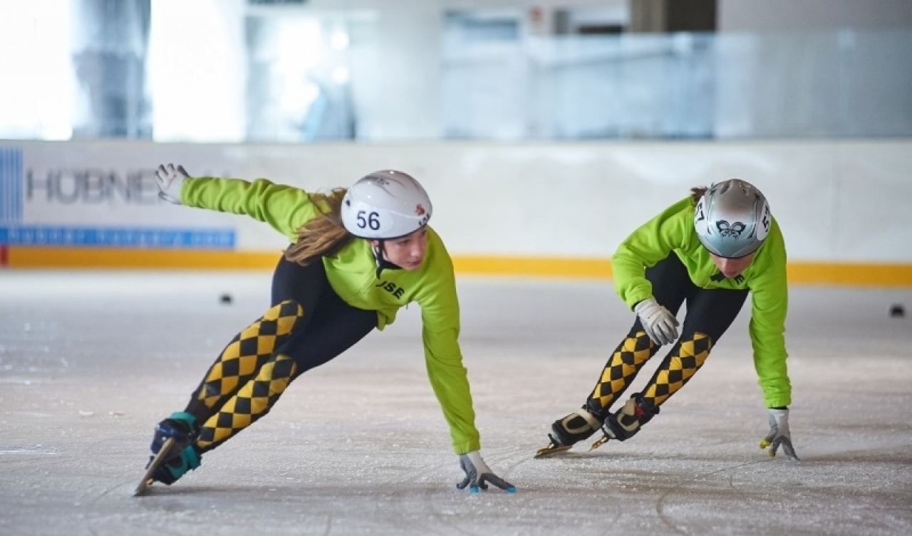 A korcsolyázást népszerűsítették hétvégén a Városi Jégpályán; jégtánc-bemutató is volt!