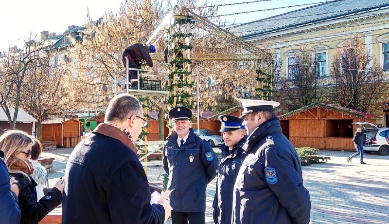 Biztonságos ünnepekre készülnek a Megyei Rendőr-főkapitányság munkatársai 