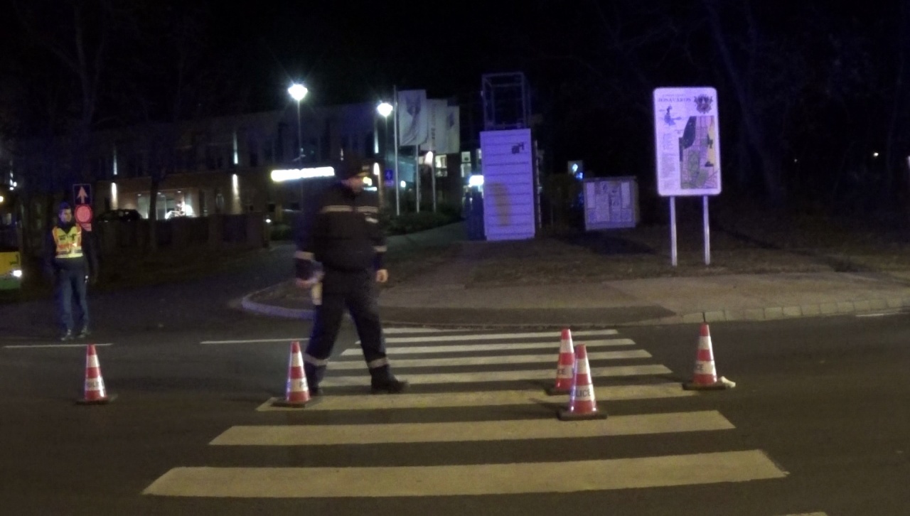 Zebrán gázoltak el egy 16 éves diáklányt a Sóstói úti kórház előtt