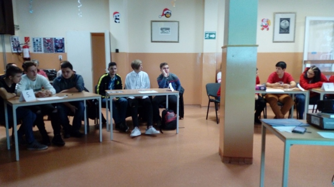 Jósa vetélkedő és koszorúzás a polihisztor születésnapján