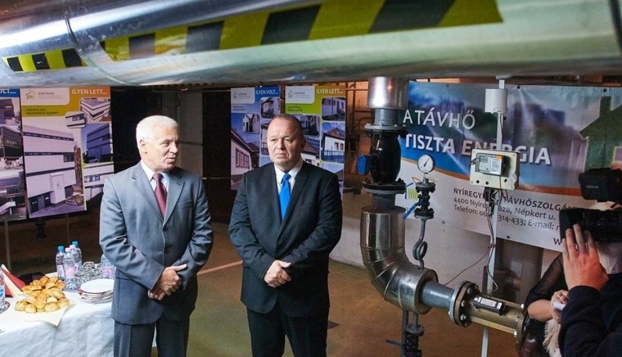 Megújult és napelemekkel bővült a Nyírtávhő irodaépülete és két telephelye