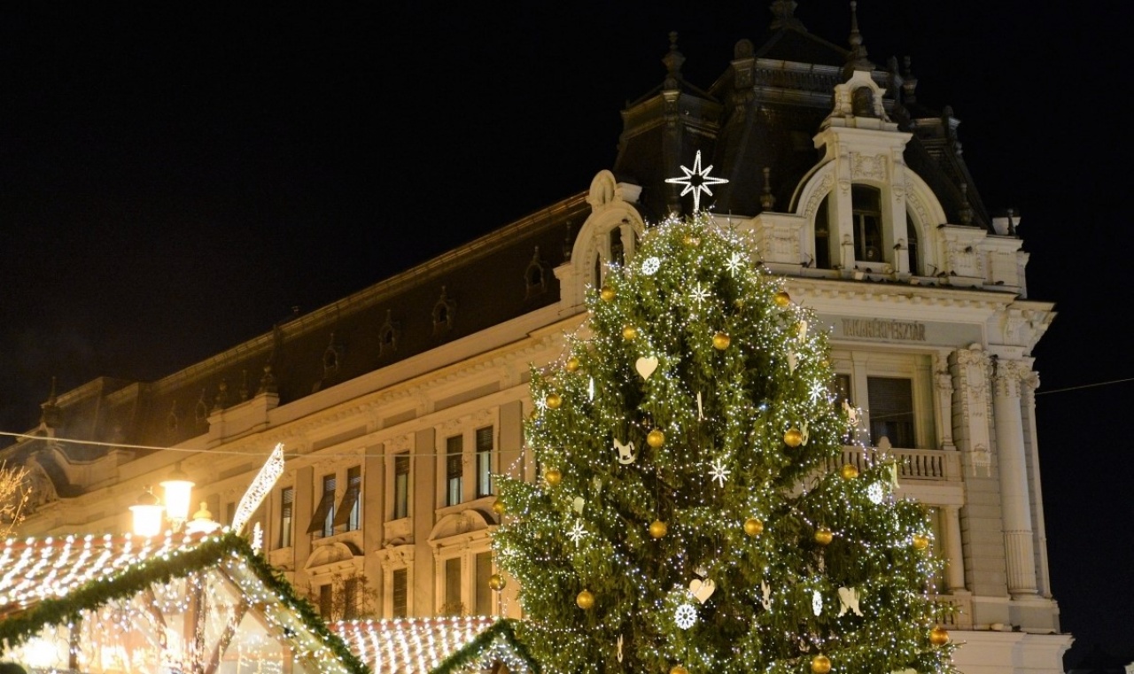 Színpadi programok, legényfogó leves, lapcsánka és Mikulás december 4-én
