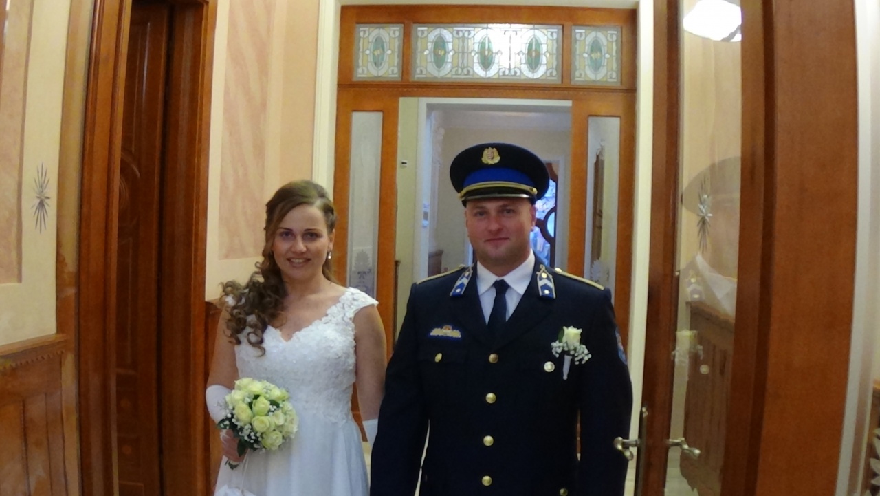 Kimondták a boldogító igent! – Rendőresküvő Nyíregyházán