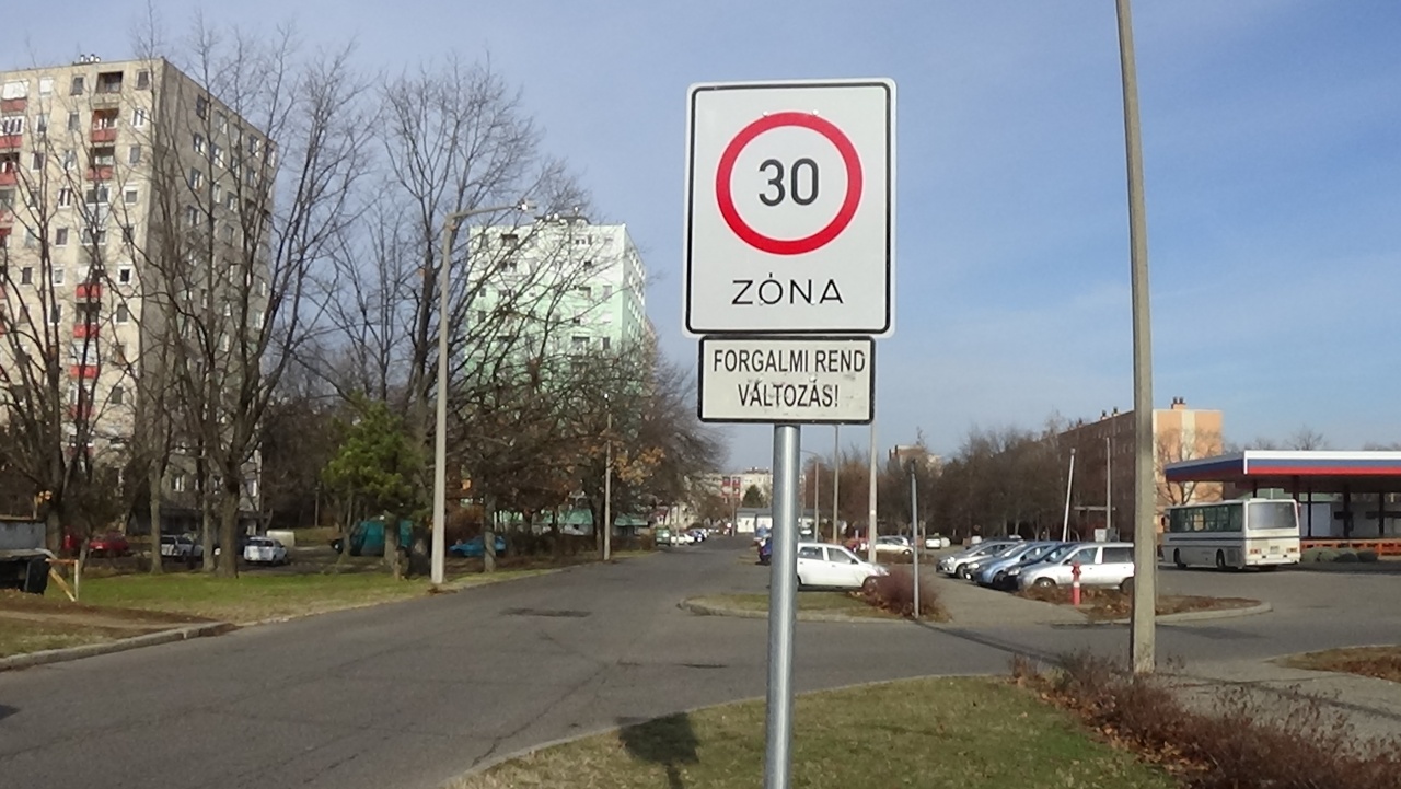 Forgalmirend-változás a Május 1. téren – 30 km/h a maximum!
