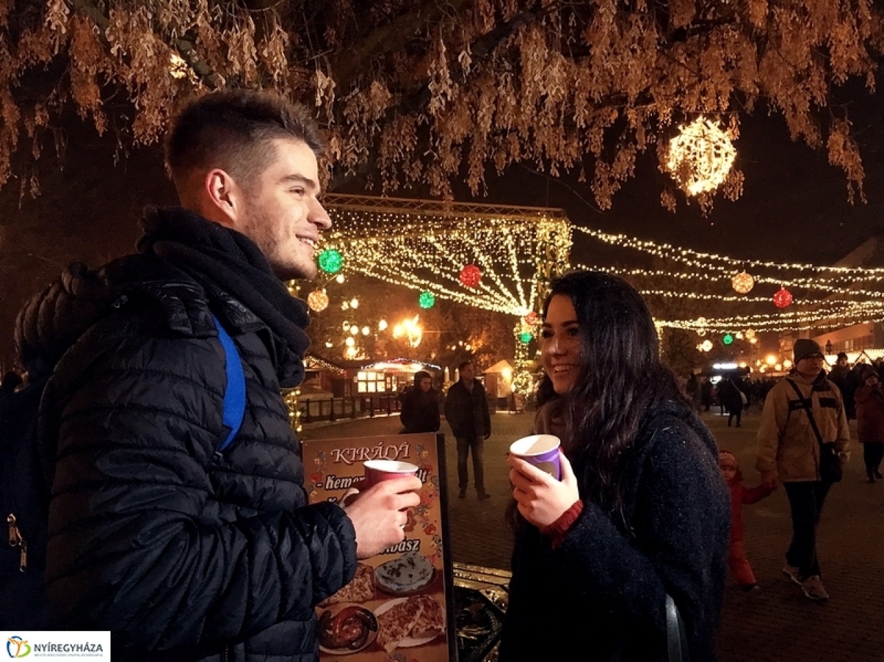 Az adventi forgatag december 8-i programjai és ételkínálata